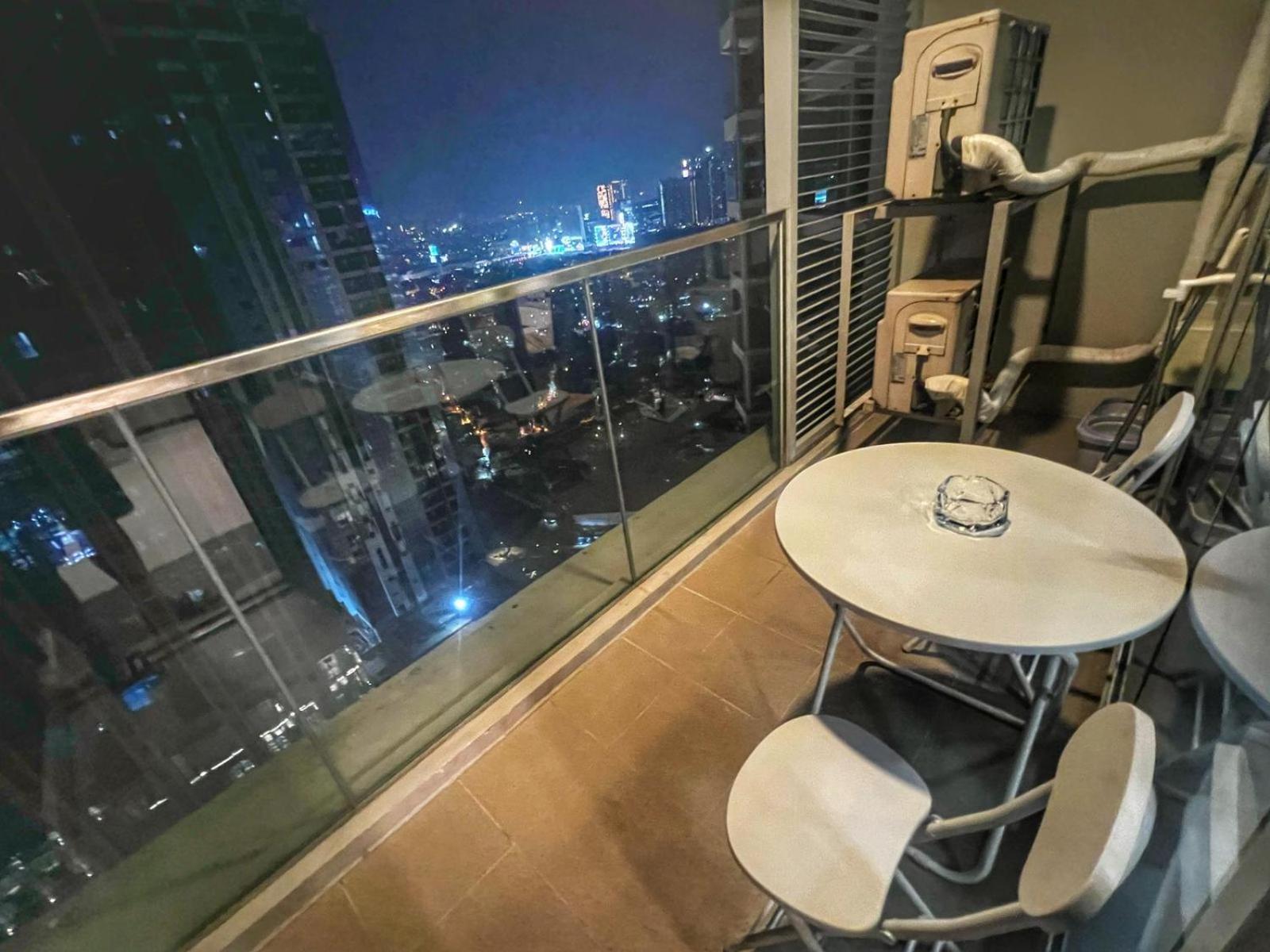 Eg Private House -Bgc Uptown Aparthotel Taguig Exterior foto